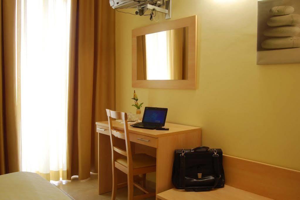 Hotel Caggiari Senigallia Extérieur photo